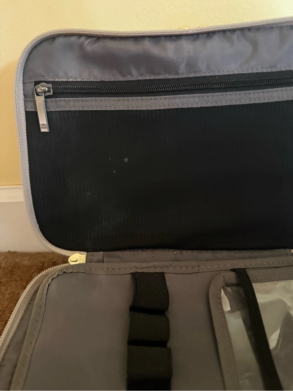 Open Story Toiletry Case